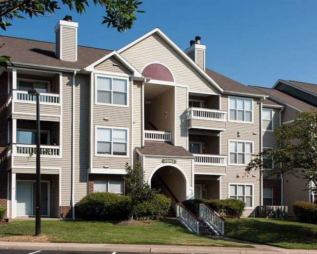 Saddle Ridge Apartments Ashburn, VA