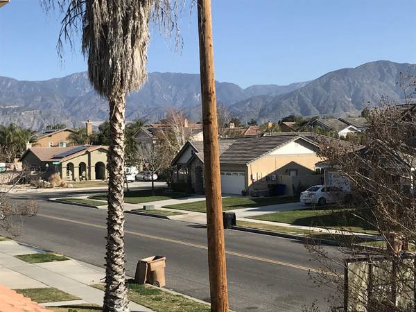 Foto del edificio - 10484 Agate Ave