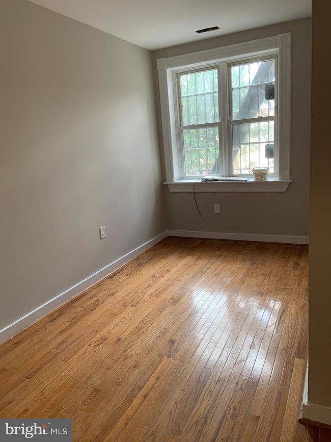 Foto del edificio - 1113 N Calvert St