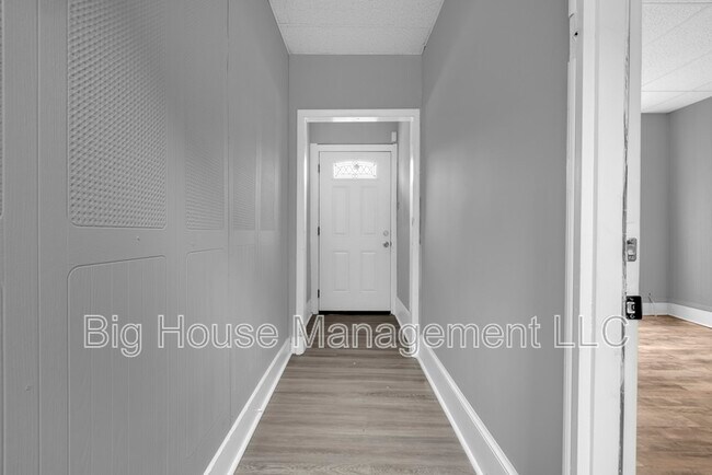Foto del edificio - 339 E 25th St