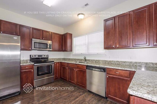Building Photo - 9022 Glenashley Dr