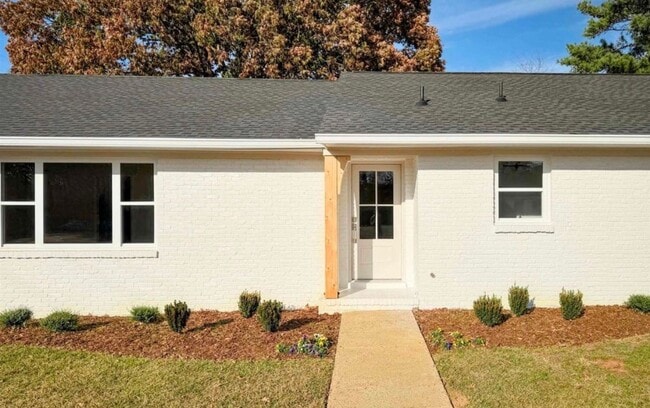 Building Photo - Beautiful 3/2 Home Available Now!