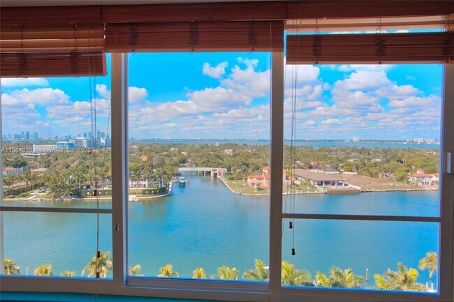 Foto del edificio - 5005 Collins Ave