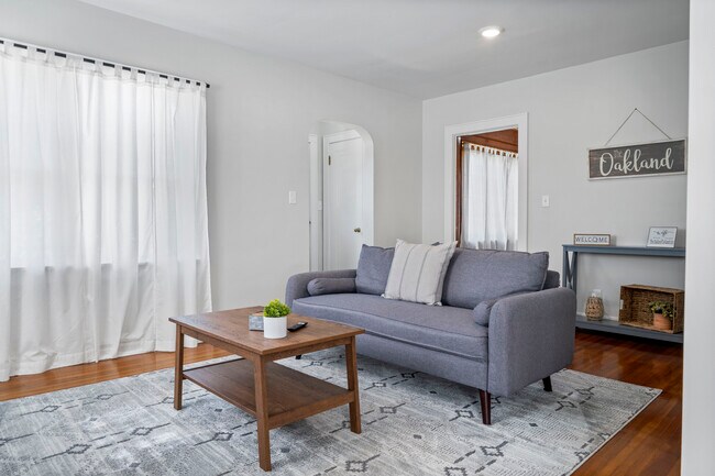 Foto del edificio - 1223 E Oakland Ave