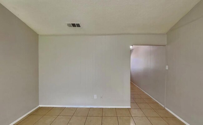 Foto del edificio - Bright, Spacious, and Ready to Call Home — 3 Bedrooms