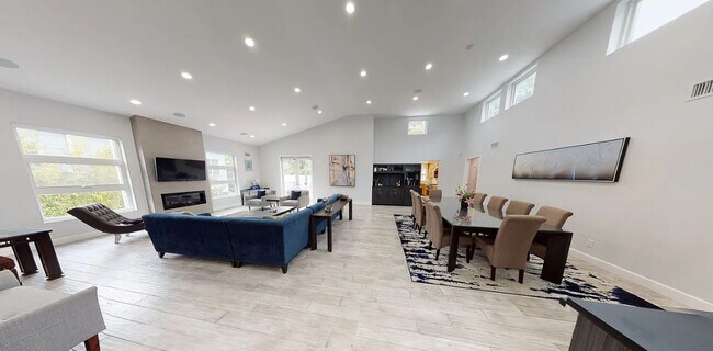 Foto del edificio - 10331 La Grange Ave