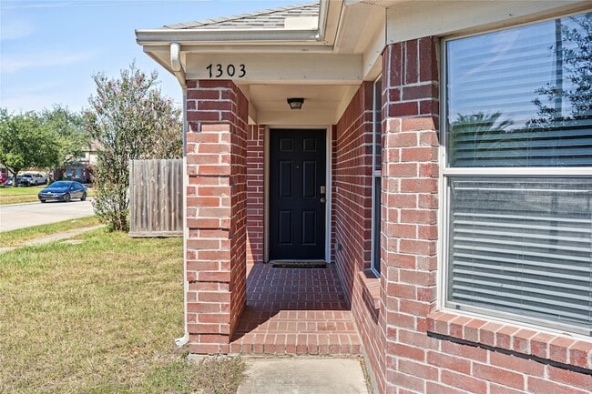 Building Photo - 7303 Foxvista Ln