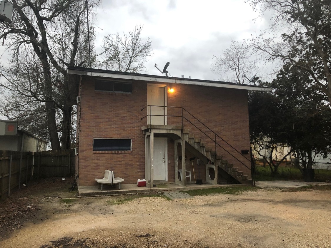 Primary Photo - 105 N Ruland St