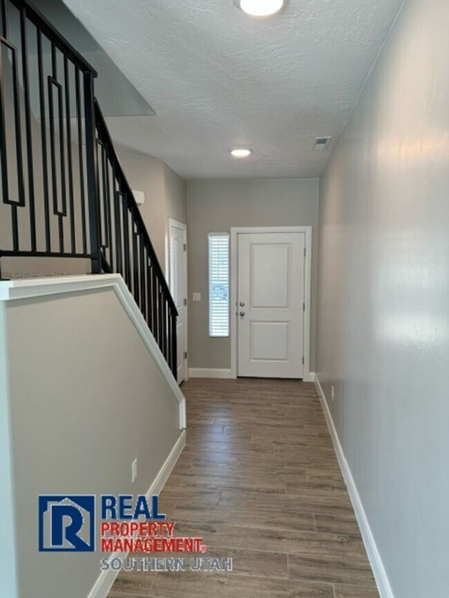 Foto del edificio - River Trail Townhome