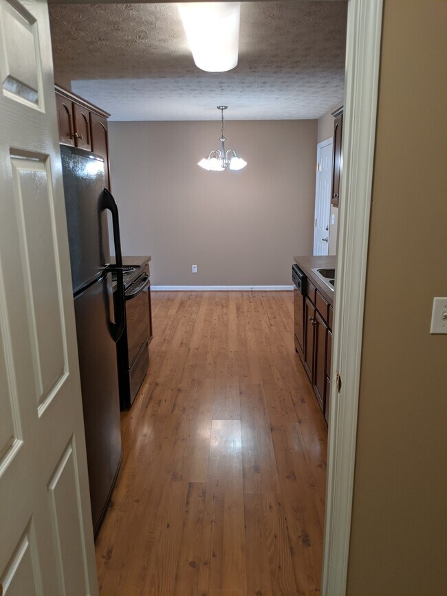 Building Photo - 10501 Chariot Run Ct