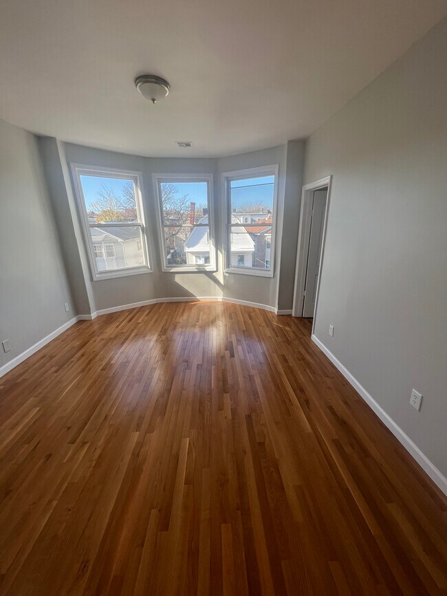 Master Bedroom - 81 2nd St