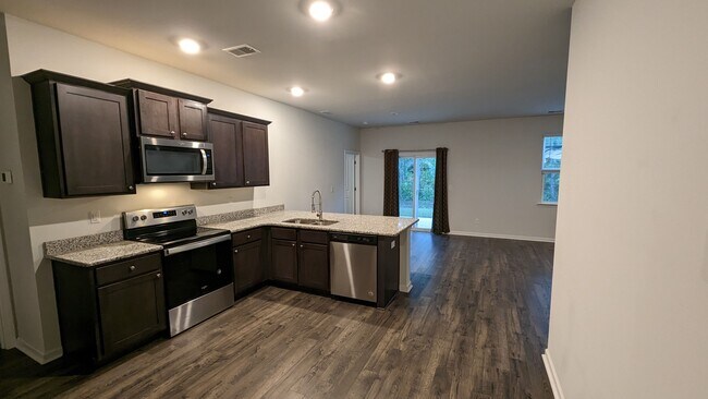 Building Photo - 280 Forestbrook Cove Cir
