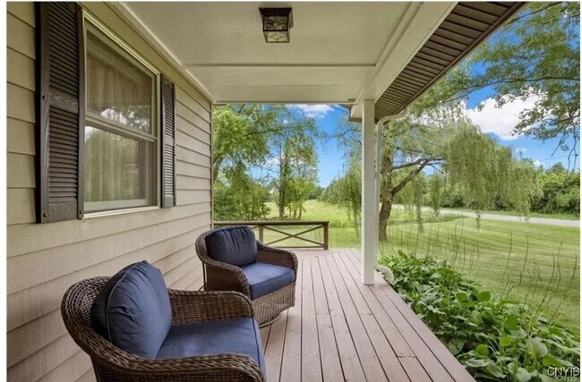 Foto del edificio - 2943 Lumbard Rd