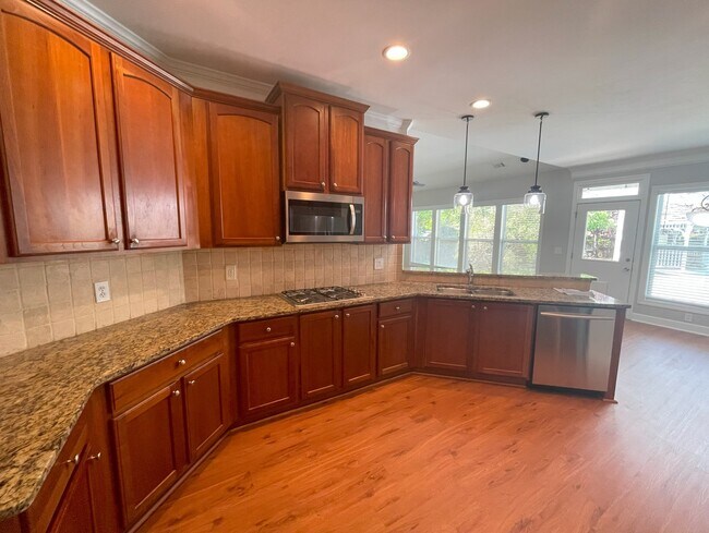 Kitchen 2 - 1320 Crestbrook Dr
