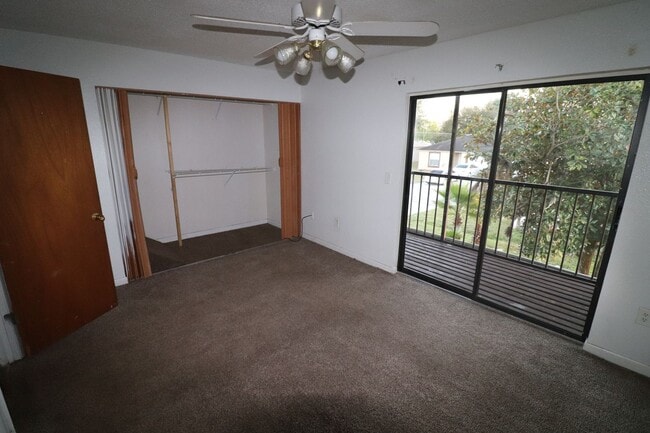 Building Photo - 727 Lucaya Dr