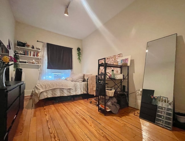 Building Photo - 15 Aberdeen St