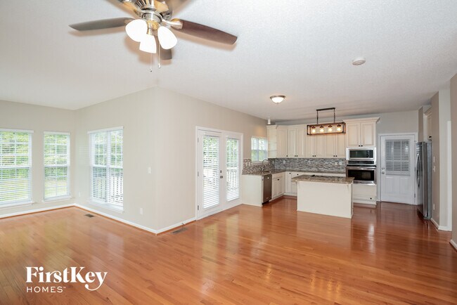 Building Photo - 130 Creekview Dr