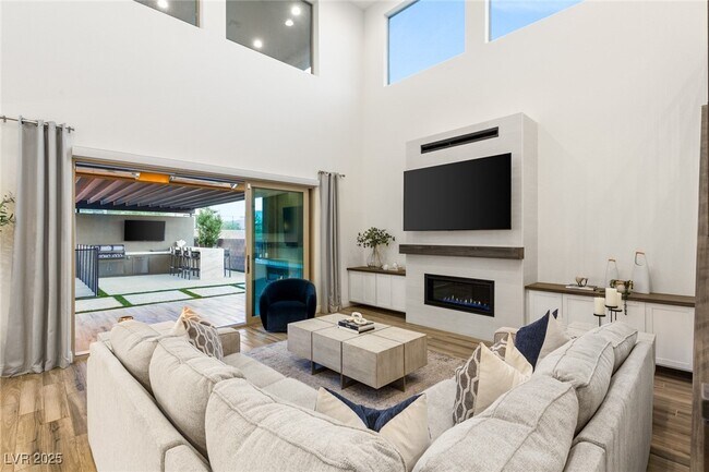 Foto del edificio - 12178 Harris Smt Ave