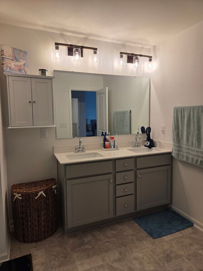 Building Photo - Charming 3BR Townhome in Clover