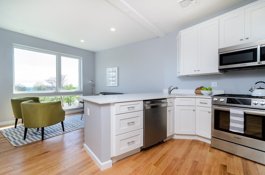 Foto principal - 172 Kimball Ave