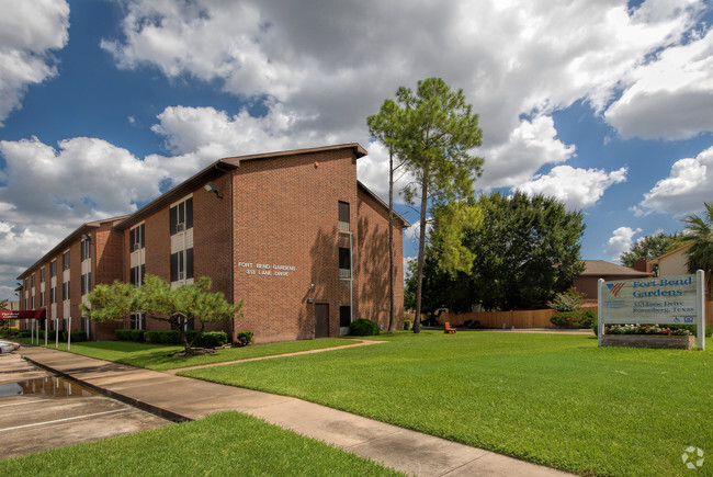 Building Photo - Fort Bend Gardens