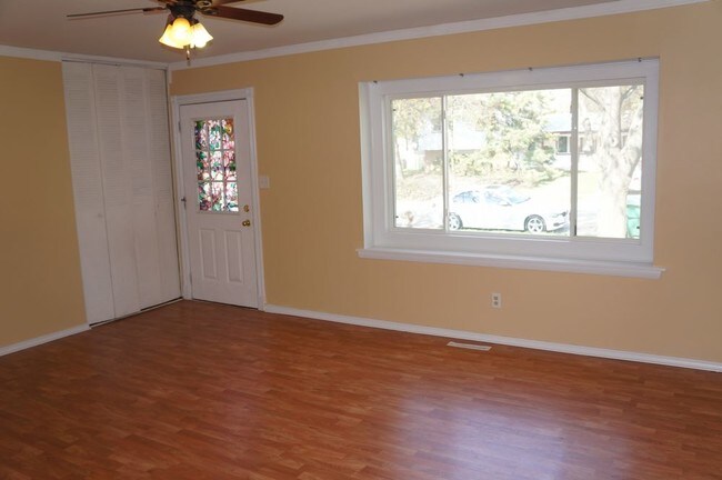 Building Photo - 605 Sussex Ln