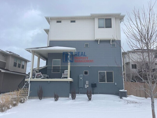 Foto del edificio - 3700 Celestial Ave