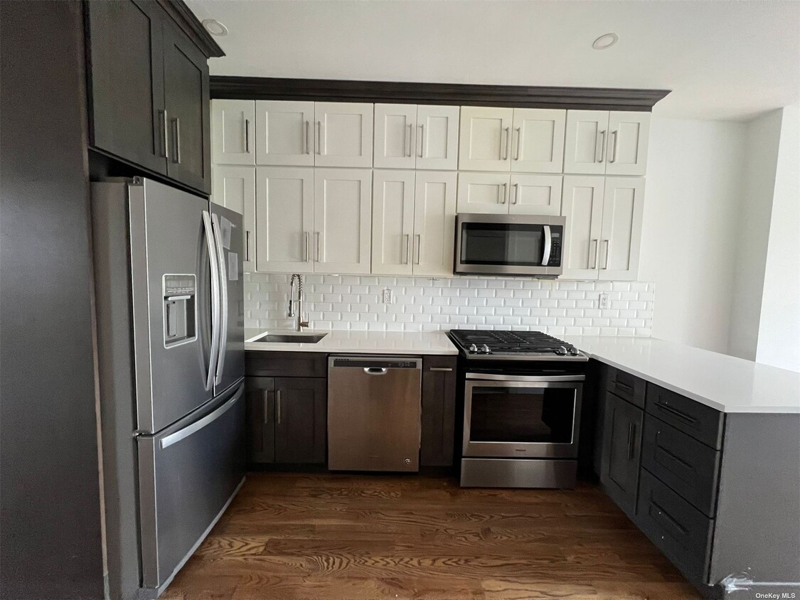 Primary Photo - 223 Rockaway Ave