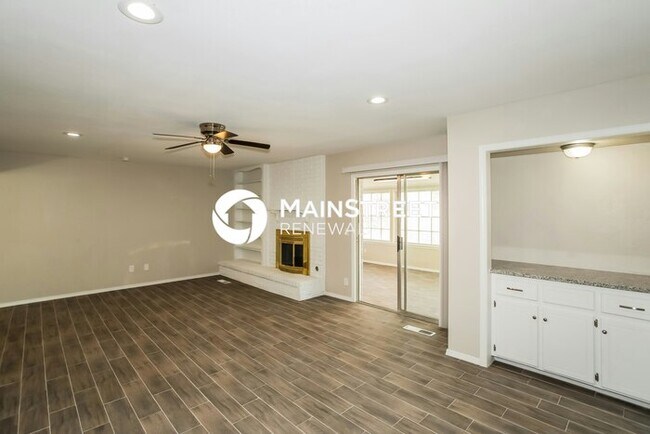 Foto del edificio - 3 Bedroom Pet-Friendly Home in EDMOND, OK ...