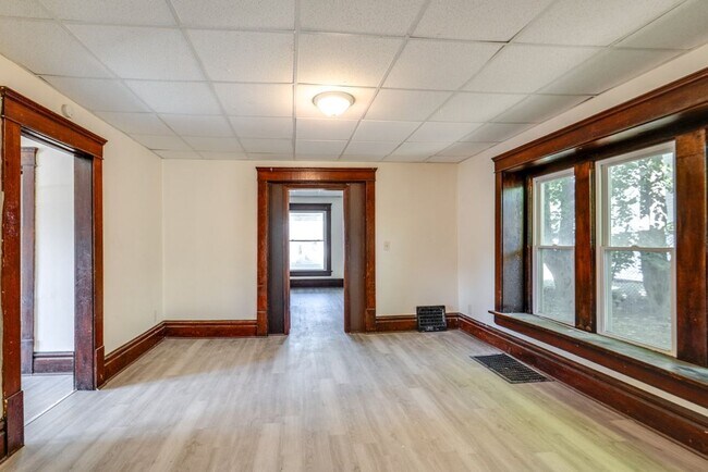 Foto del edificio - 485 Allyn St