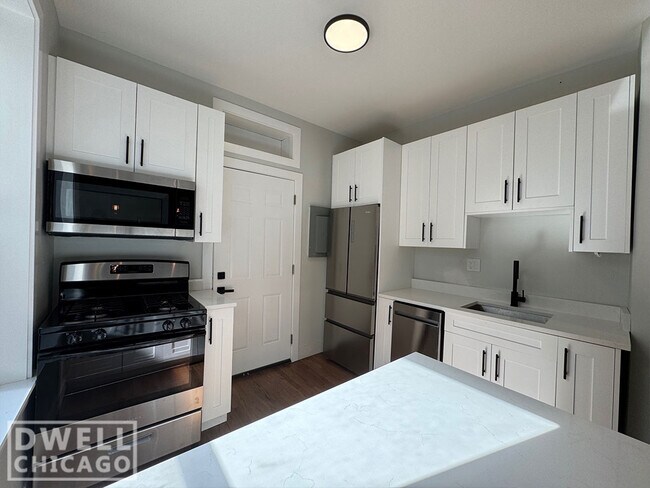 Foto del edificio - 956 N Winchester Ave