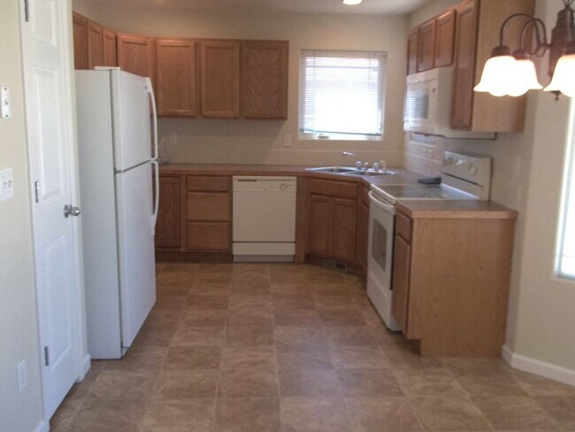 Foto del edificio - Coming Soon! Spacious Wellington Home with Fireplace & Garage