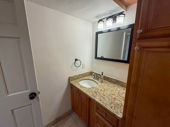 Foto del edificio - 250 Dudley St