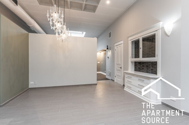 Foto del edificio - 300 N Ogden Ave