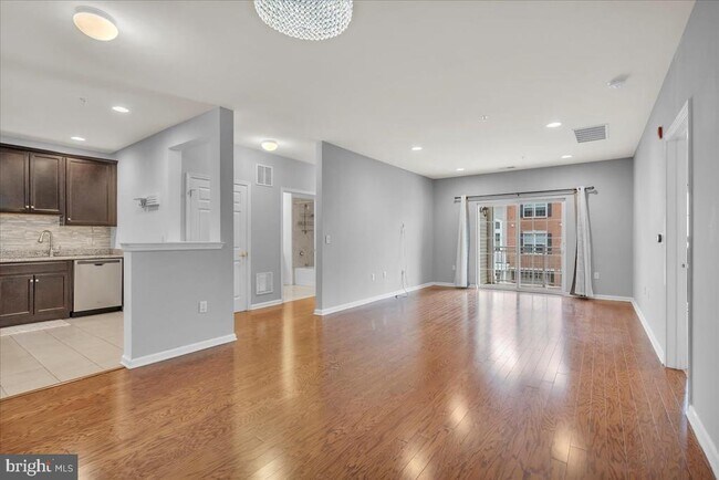 Foto del edificio - 4023 Derby Ct