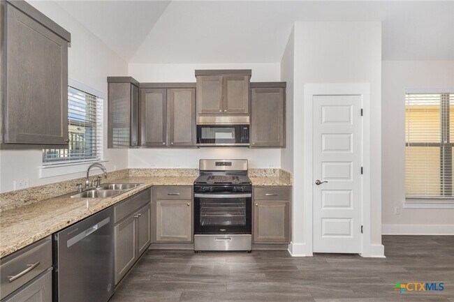 Foto del edificio - 1300 Black Locust Drive West