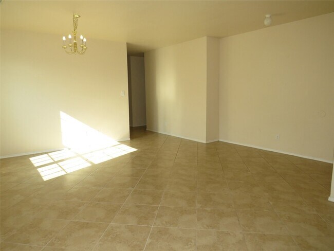 Foto del edificio - 2821 Hilcroft Ave