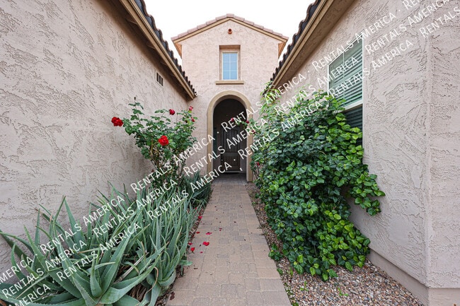 Building Photo - 3375 E Balsam Dr