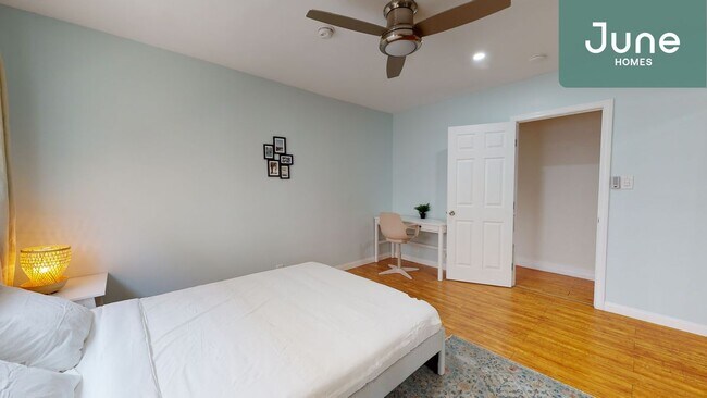 Building Photo - ROOM ONLY in 3-bed/1.5-bath Home
