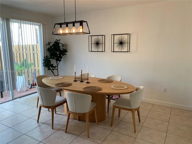 Foto del edificio - 7301 NW 174th Terrace