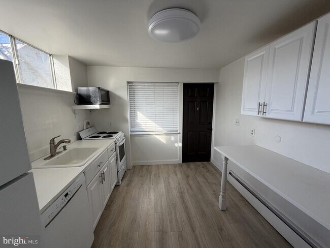 Foto del edificio - 454 Old Lancaster Rd