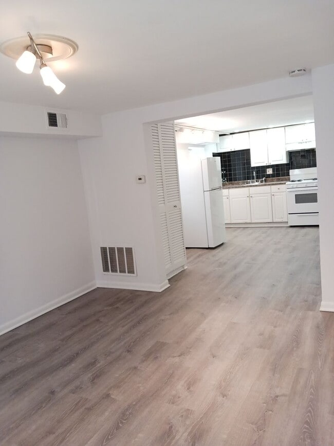 Foto del edificio - 2113 W Charleston St