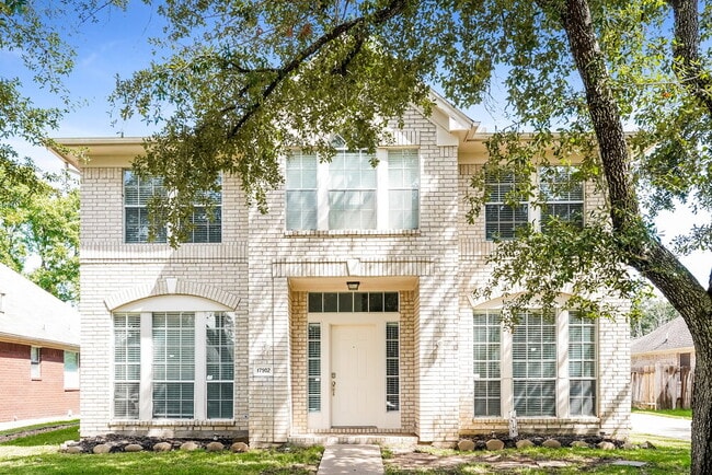 Building Photo - 17902 Scenic Oaks Dr