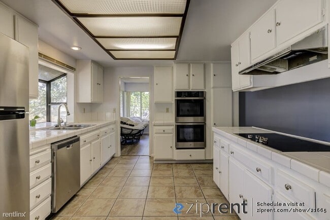 Building Photo - 3 br, 2 bath House - 420 Clover St, Redlan...