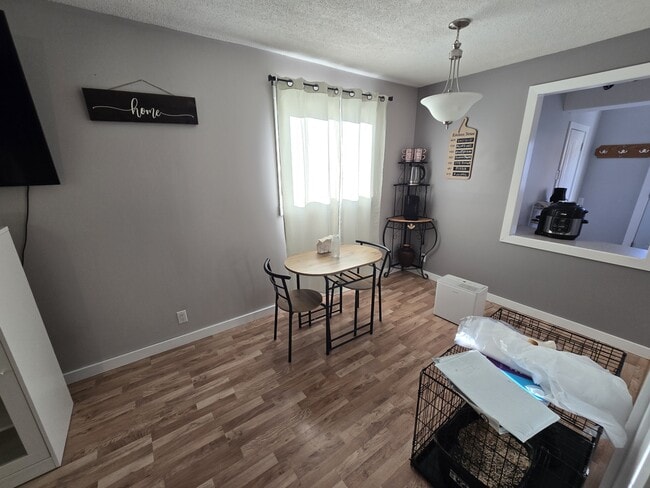 Building Photo - 908 Consol Ave