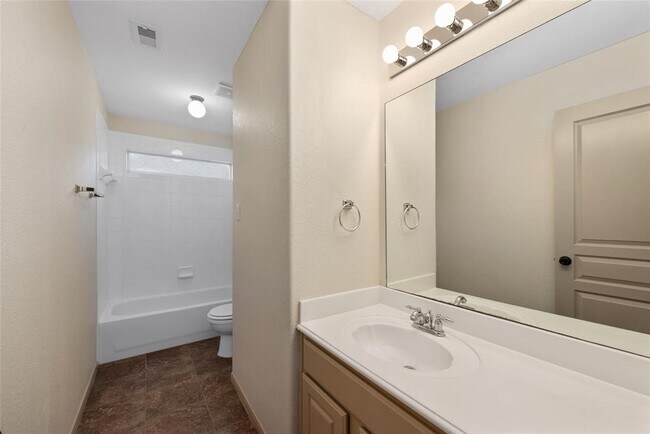 Foto del edificio - 20706 Stewart Crest Ln