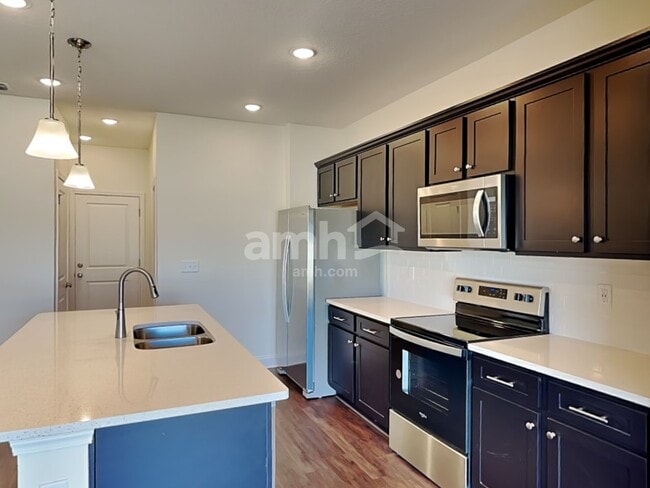 Building Photo - 122 Elcano Ln