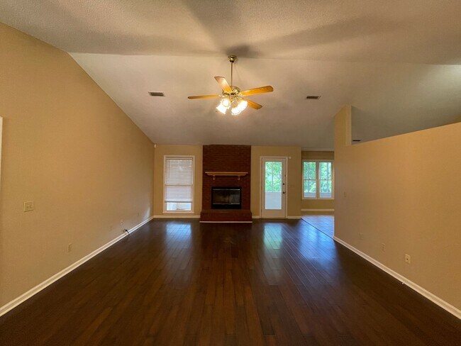 Building Photo - Quail Hollow Subdivision -  $300 OFF FIRST...