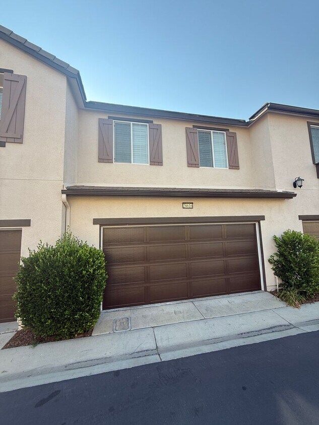 Primary Photo - COMING SOON! 3 Bedroom Townhome for Rent i...