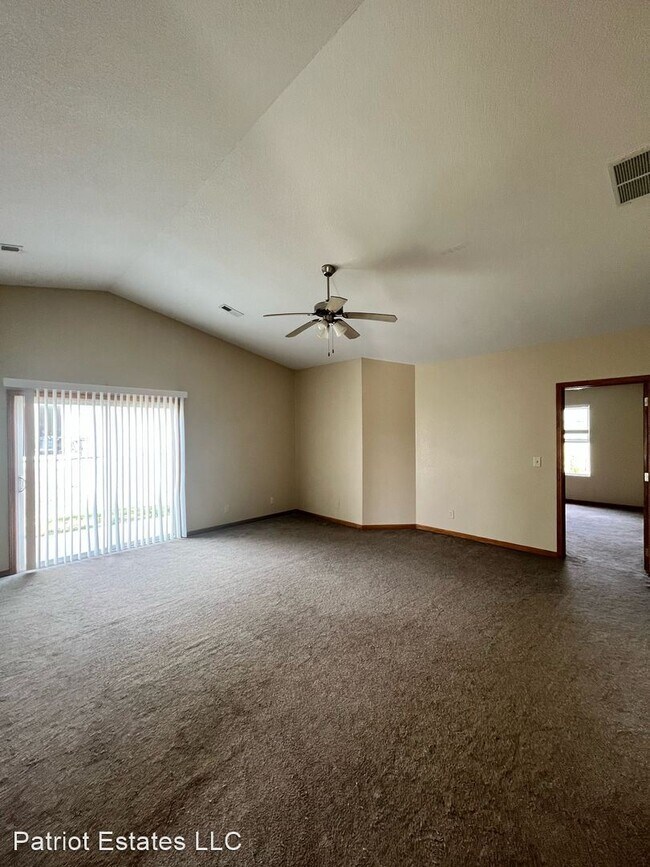 Building Photo - 3 br, 2 bath House - 1801 Clover Drive